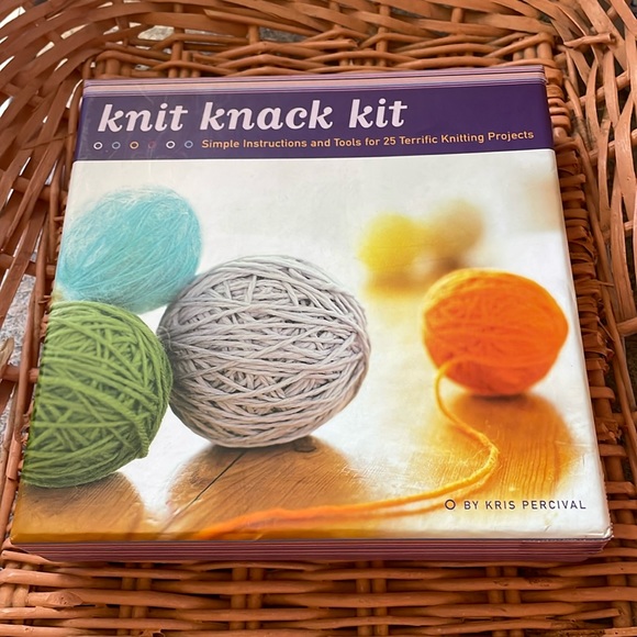 Knit Knack Kit Chronicle Books - Picture 1 of 4